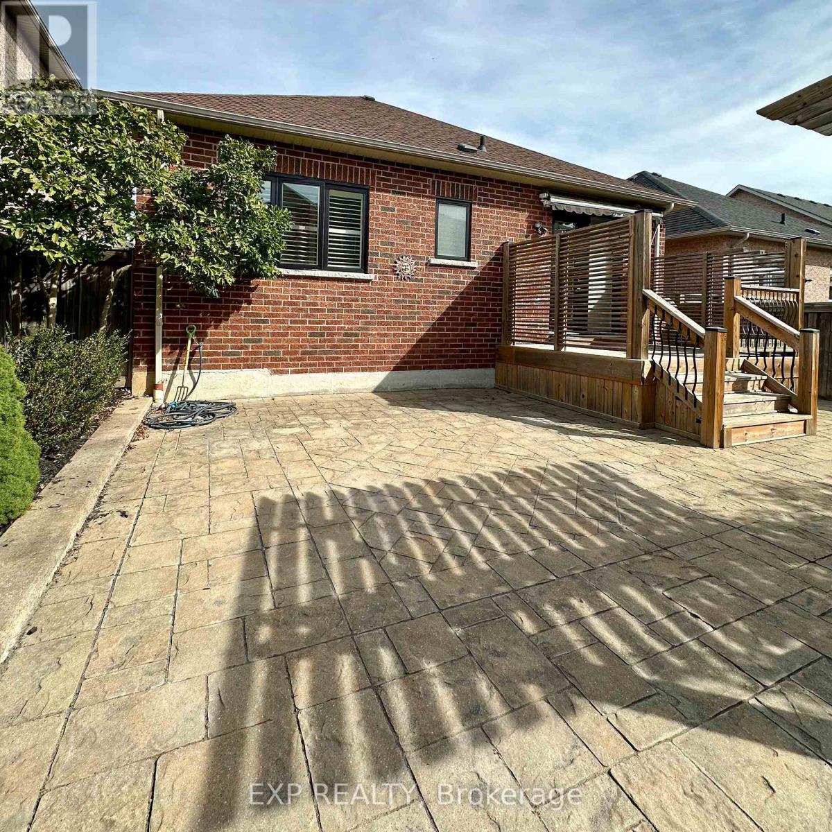 27 Butterwood Lane, Whitchurch-Stouffville, Ontario  L4A 0M7 - Photo 30 - N12443350