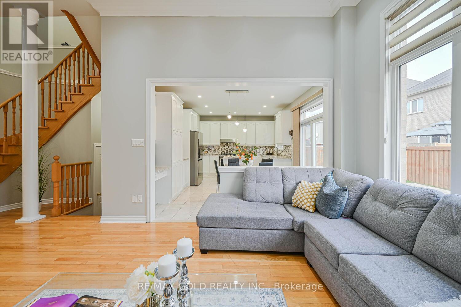 106 Watsonbrook Drive, Brampton, Ontario  L6R 0R4 - Photo 14 - W12573348