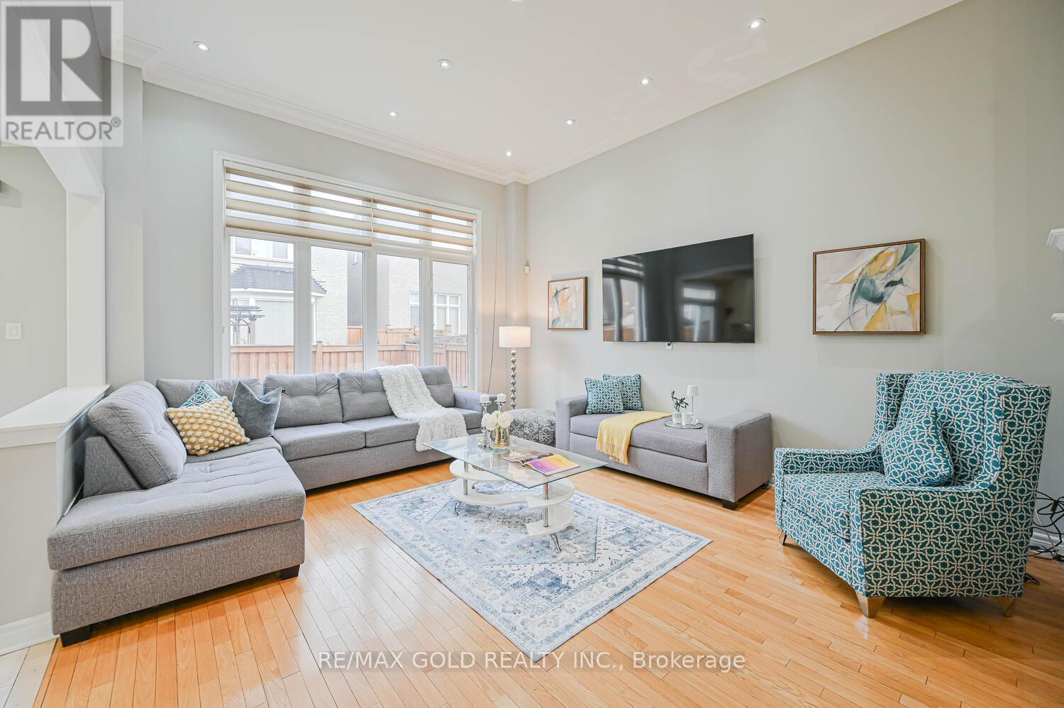 106 Watsonbrook Drive, Brampton, Ontario  L6R 0R4 - Photo 11 - W12573348