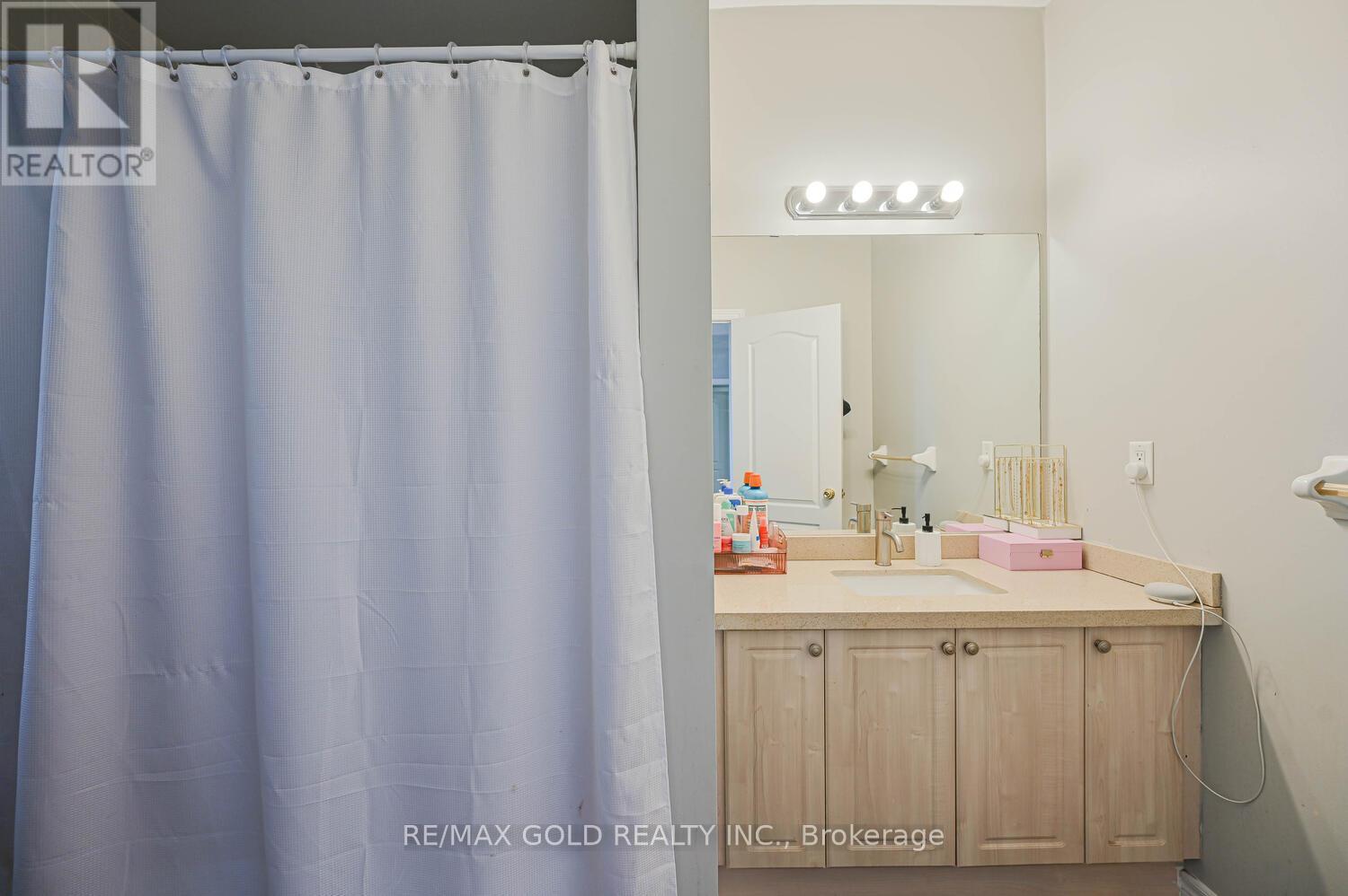 106 Watsonbrook Drive, Brampton, Ontario  L6R 0R4 - Photo 35 - W12573348