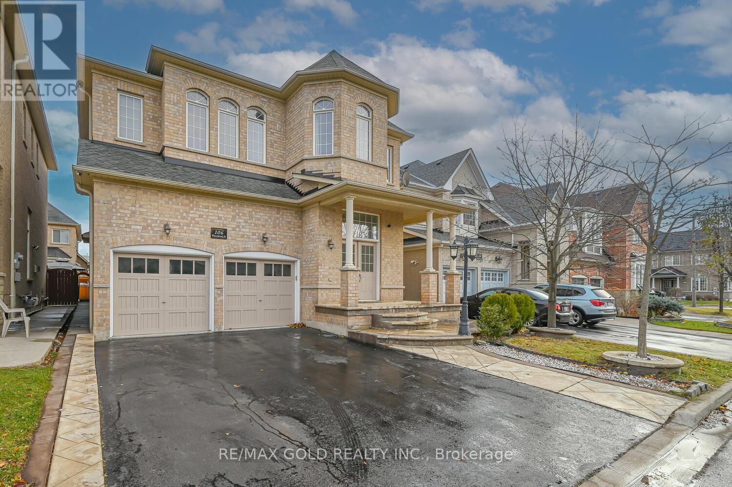 106 Watsonbrook Drive, Brampton, Ontario  L6R 0R4 - Photo 2 - W12573348