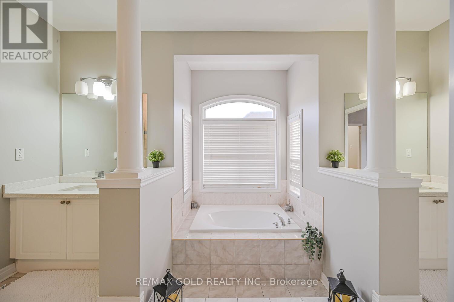 106 Watsonbrook Drive, Brampton, Ontario  L6R 0R4 - Photo 33 - W12573348