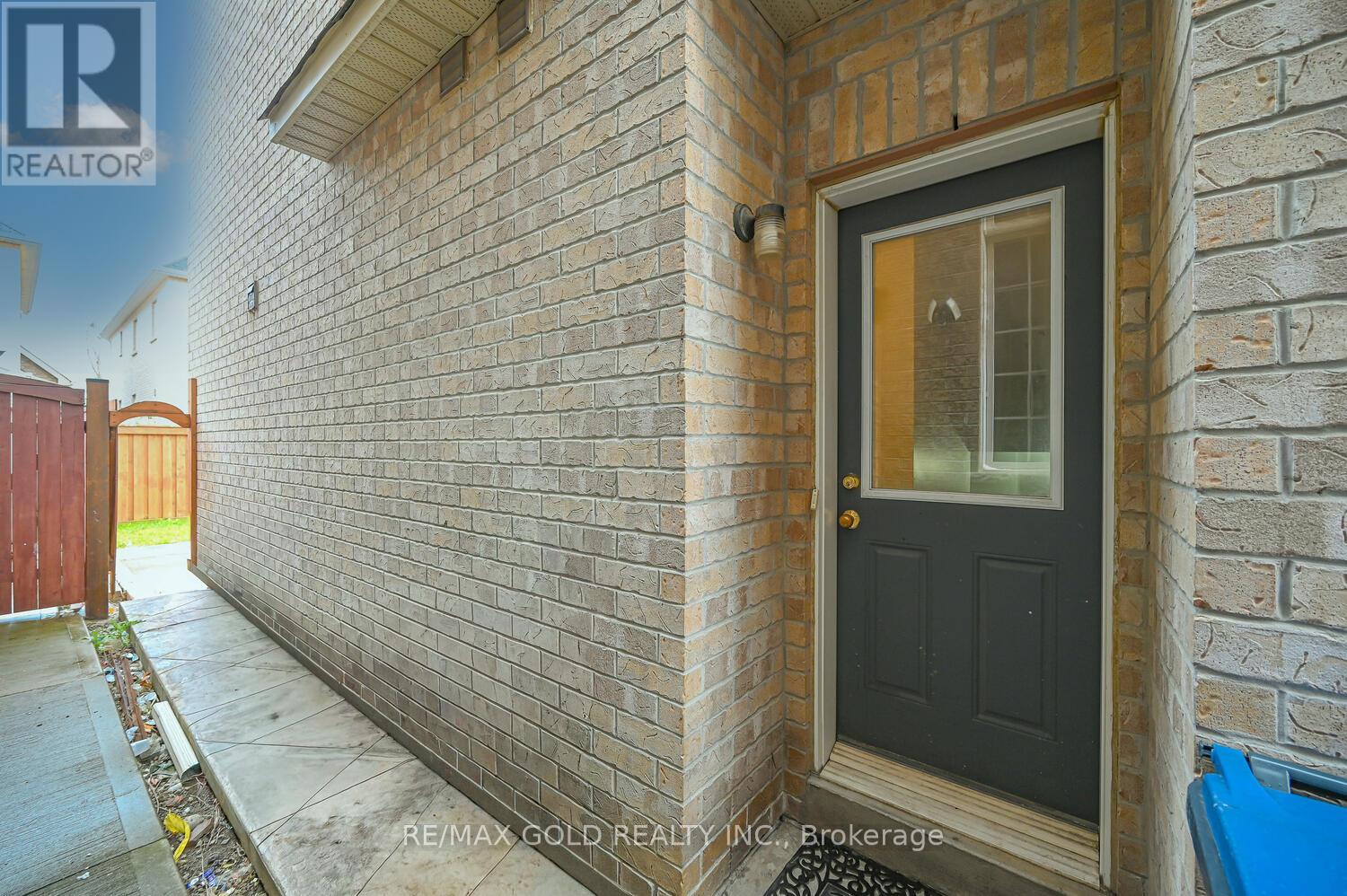 106 Watsonbrook Drive, Brampton, Ontario  L6R 0R4 - Photo 47 - W12573348