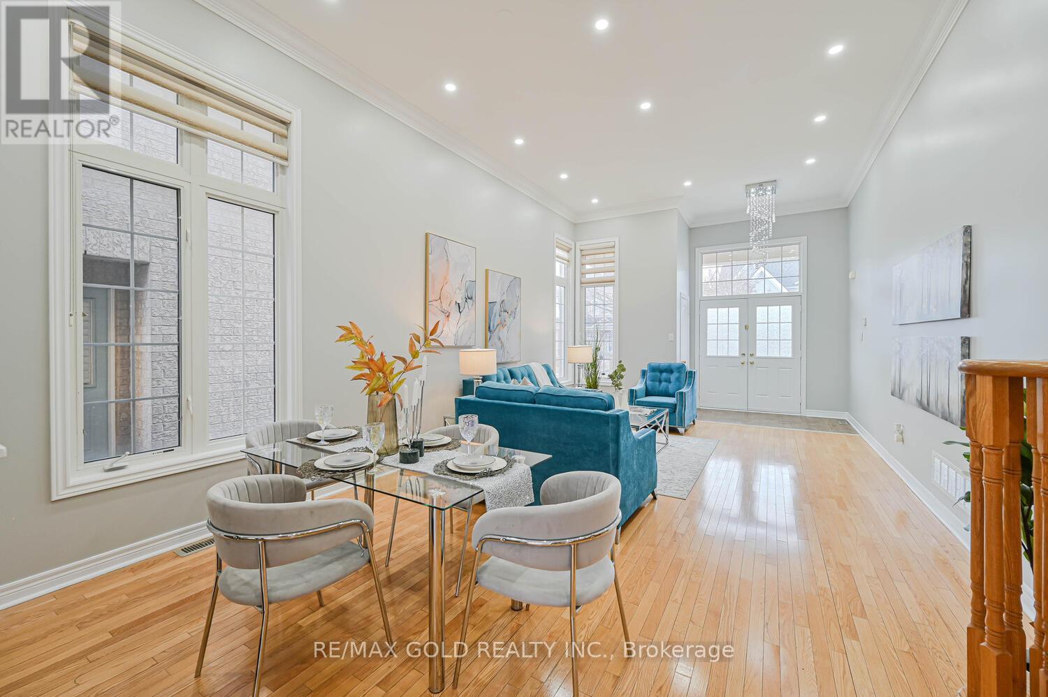 106 Watsonbrook Drive, Brampton, Ontario  L6R 0R4 - Photo 7 - W12573348