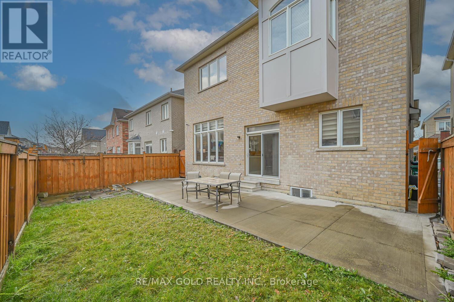 106 Watsonbrook Drive, Brampton, Ontario  L6R 0R4 - Photo 49 - W12573348