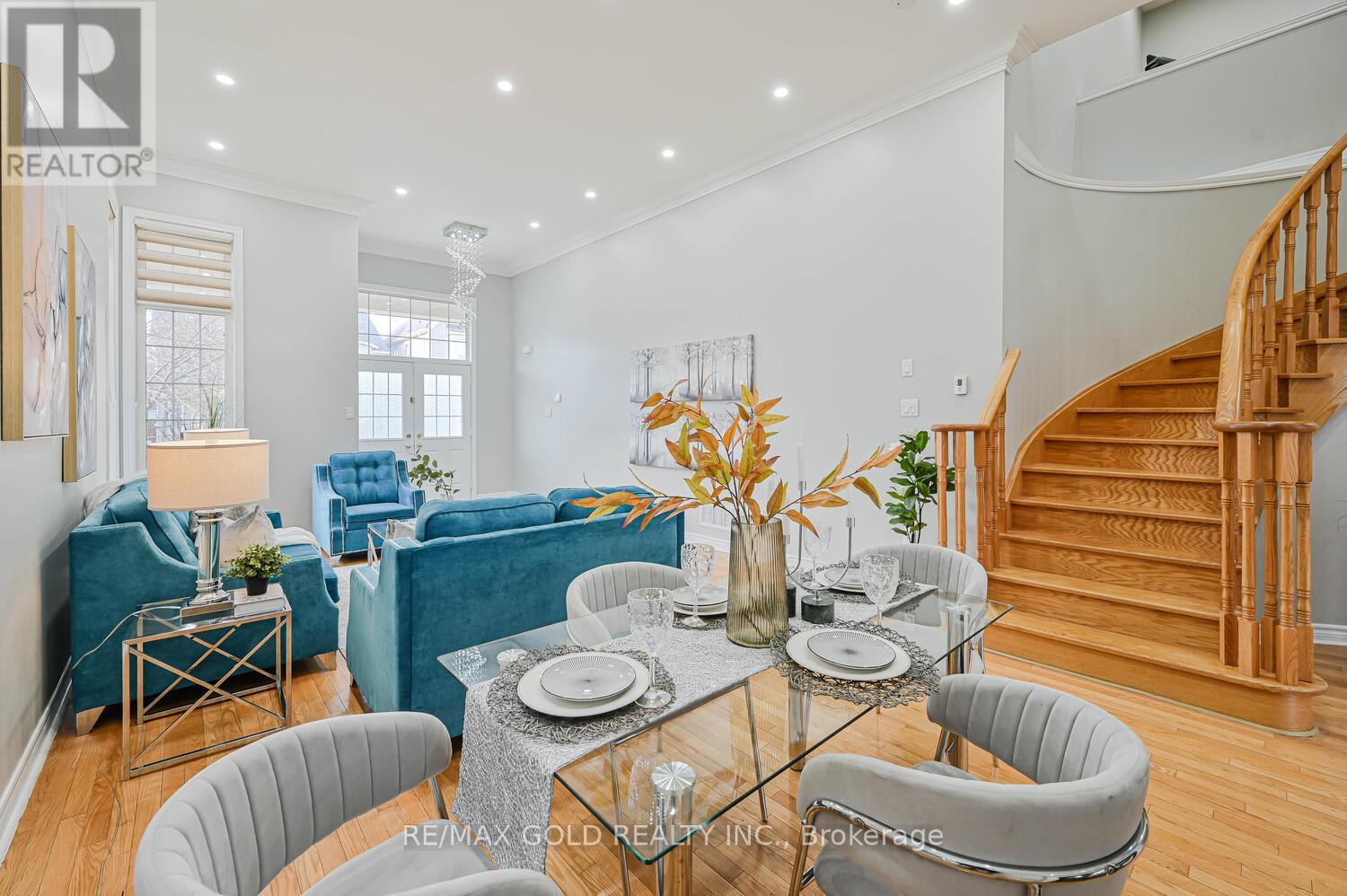 106 Watsonbrook Drive, Brampton, Ontario  L6R 0R4 - Photo 8 - W12573348