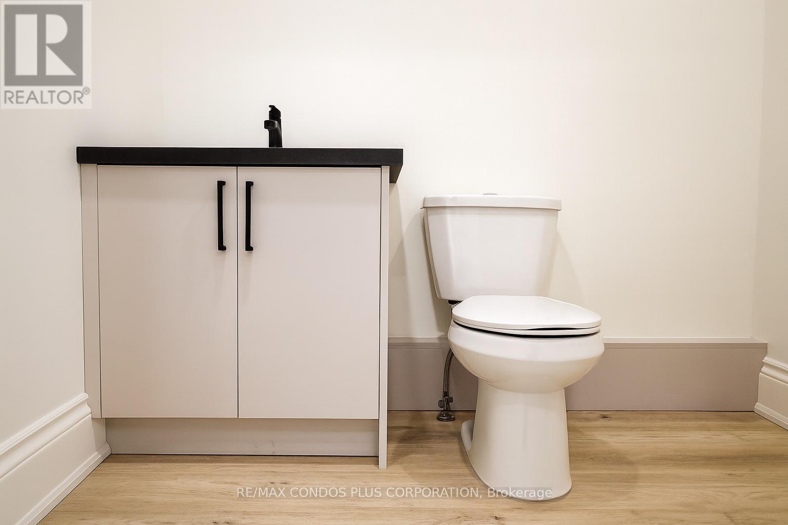 Unit 3 (Second Floor) - 260 Regina Road, Vaughan, Ontario  L4L 8P8 - Photo 11 - N12587650