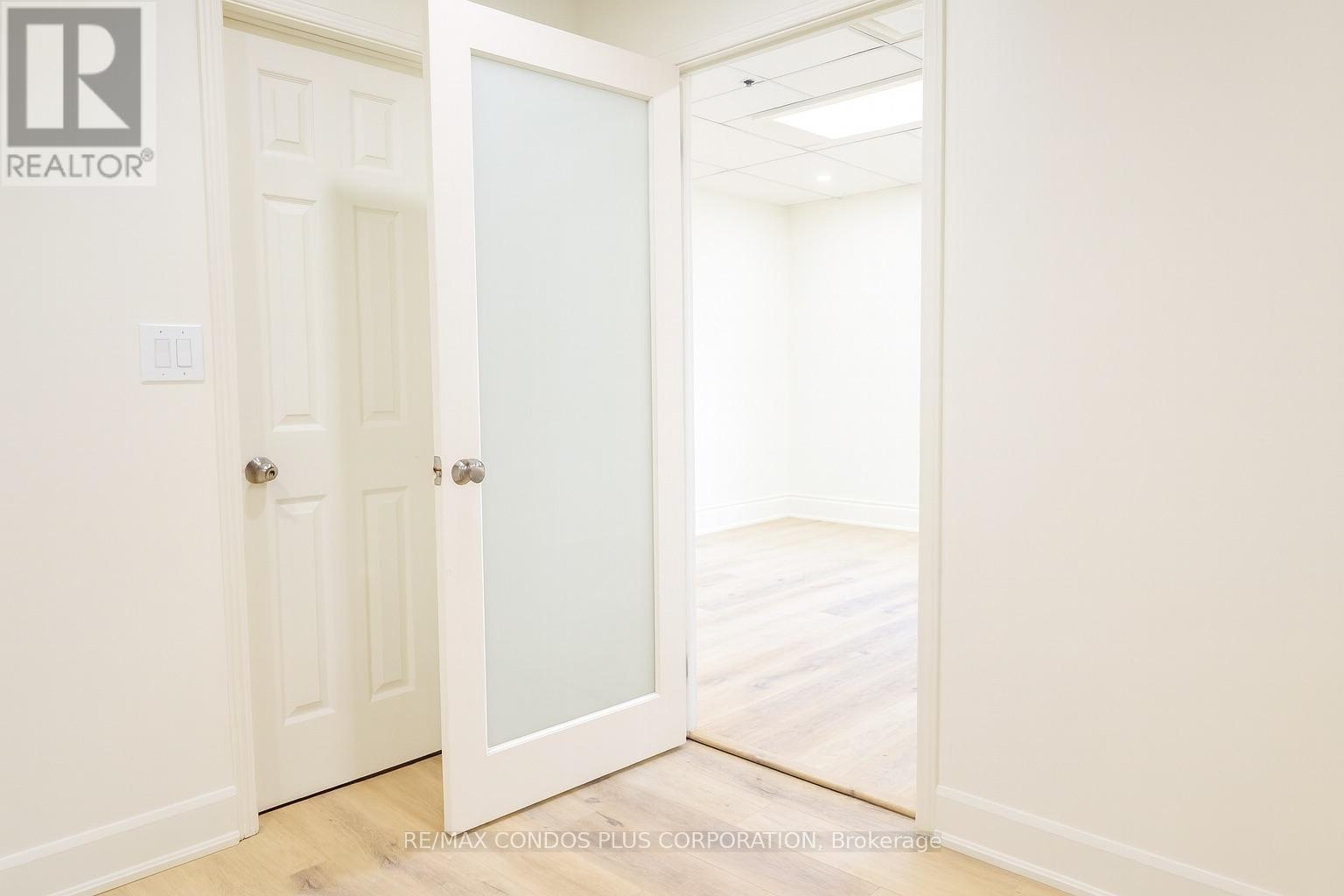 Unit 3 (Second Floor) - 260 Regina Road, Vaughan, Ontario  L4L 8P8 - Photo 9 - N12587650