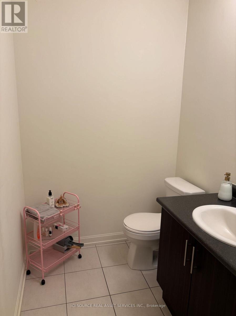 308 - 487 Queen Street, Newmarket, Ontario L3Y 2H3 - Photo 2 - N12587674