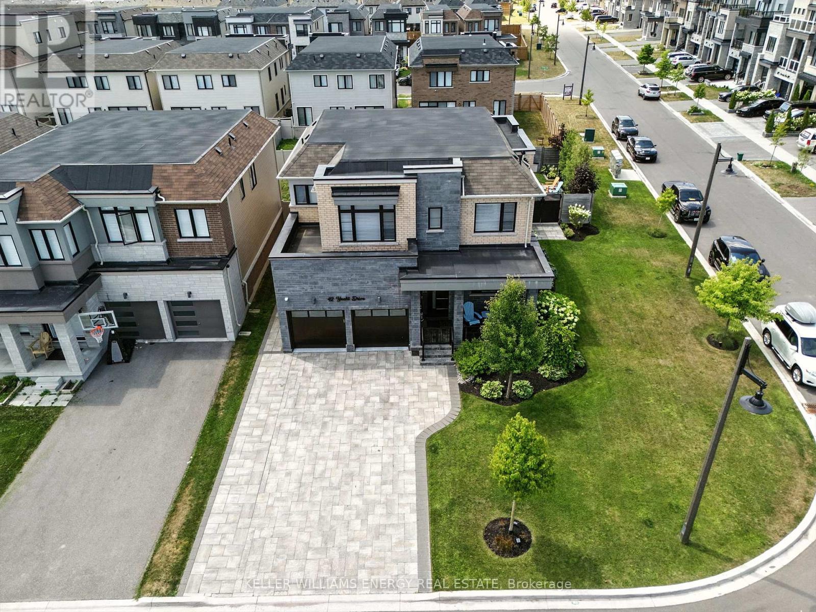 42 Yacht Drive, Clarington, Ontario L1C 4B1 - Photo 2 - E12587758