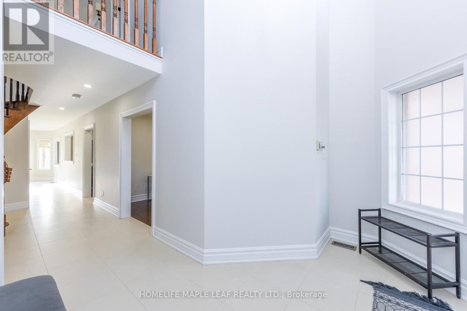 7 Southbury Manor Drive, Caledon, Ontario  L7E 1X7 - Photo 5 - W12587648