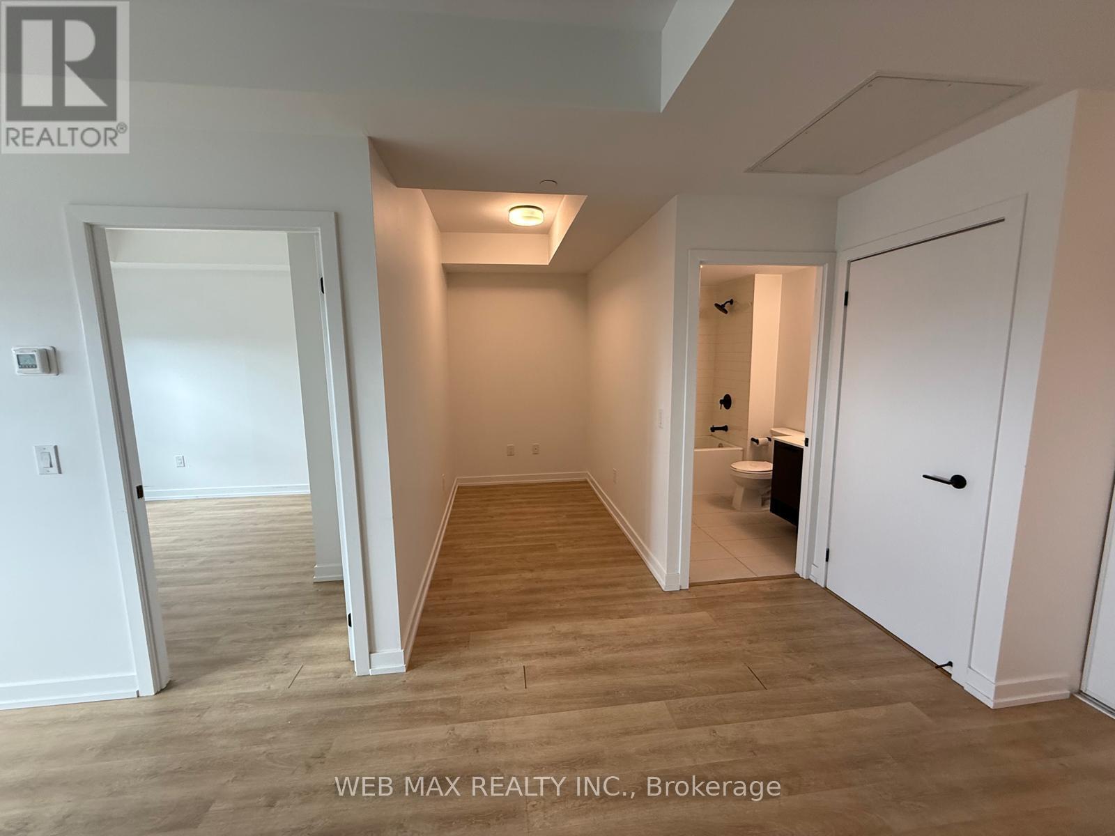 4 - 2300 St Clair Avenue W, Toronto, Ontario  M6N 0B3 - Photo 13 - W12587658