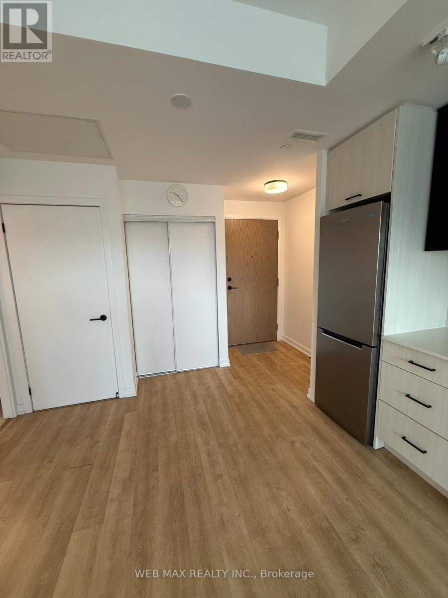 4 - 2300 St Clair Avenue W, Toronto, Ontario  M6N 0B3 - Photo 15 - W12587658