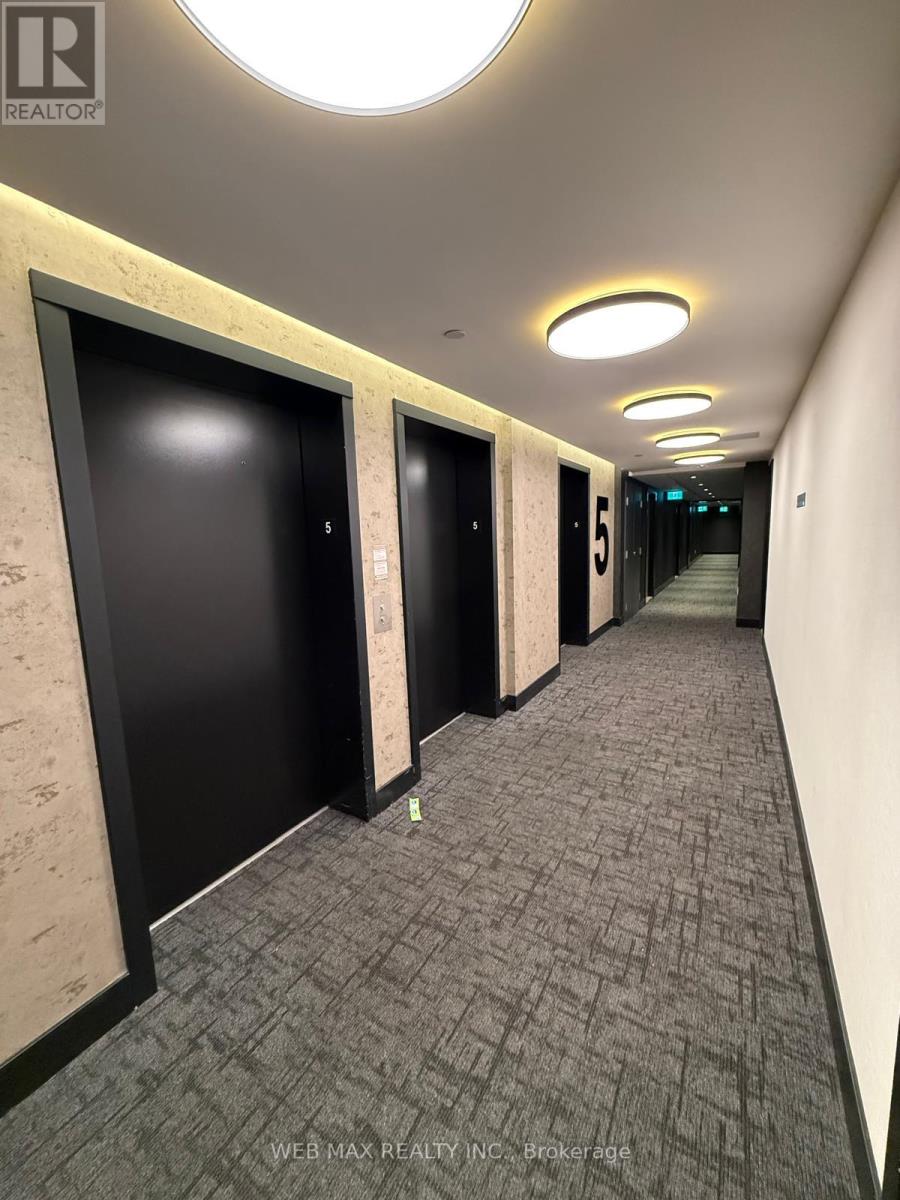 4 - 2300 St Clair Avenue W, Toronto, Ontario  M6N 0B3 - Photo 18 - W12587658