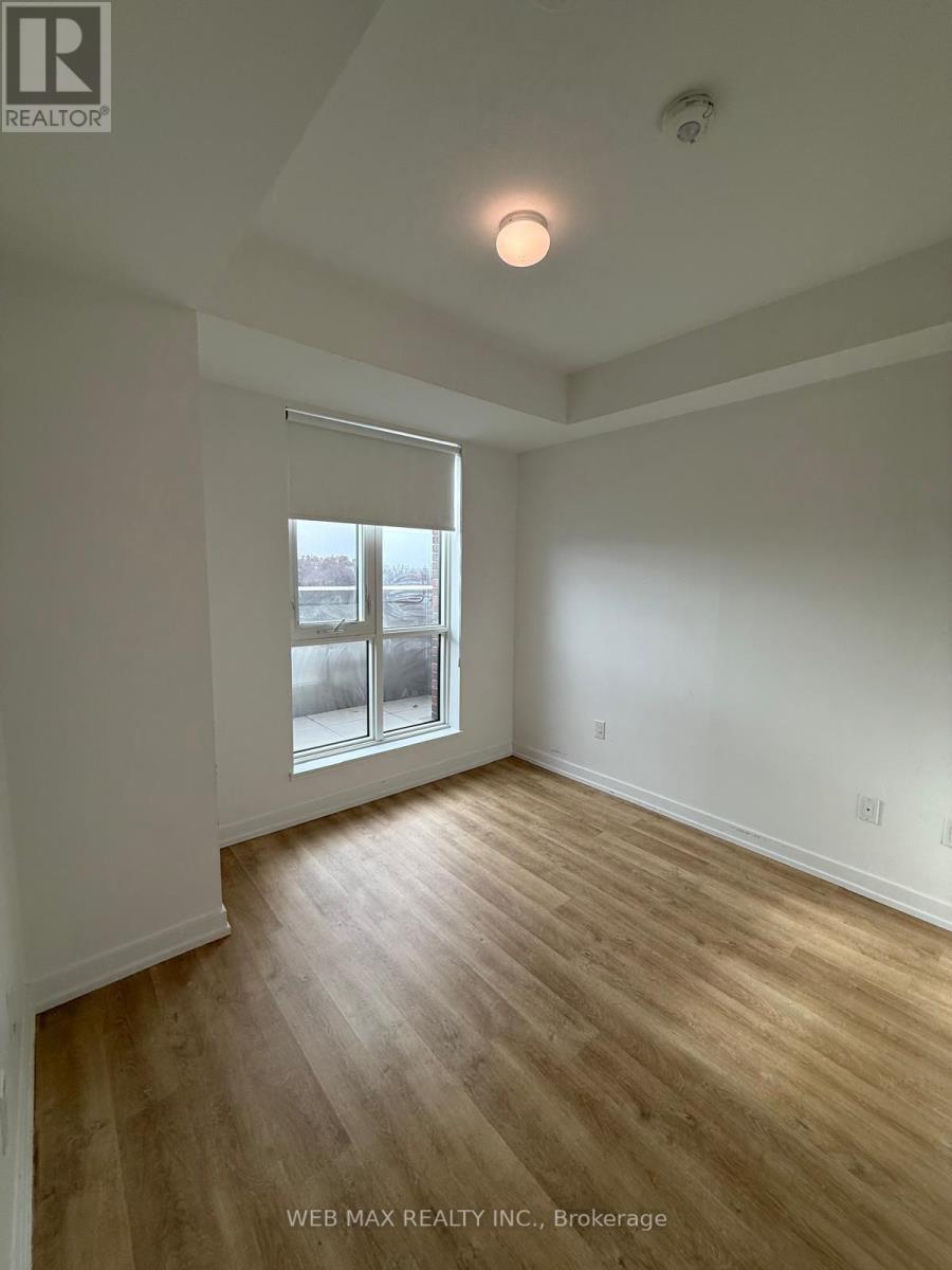 4 - 2300 St Clair Avenue W, Toronto, Ontario  M6N 0B3 - Photo 2 - W12587658