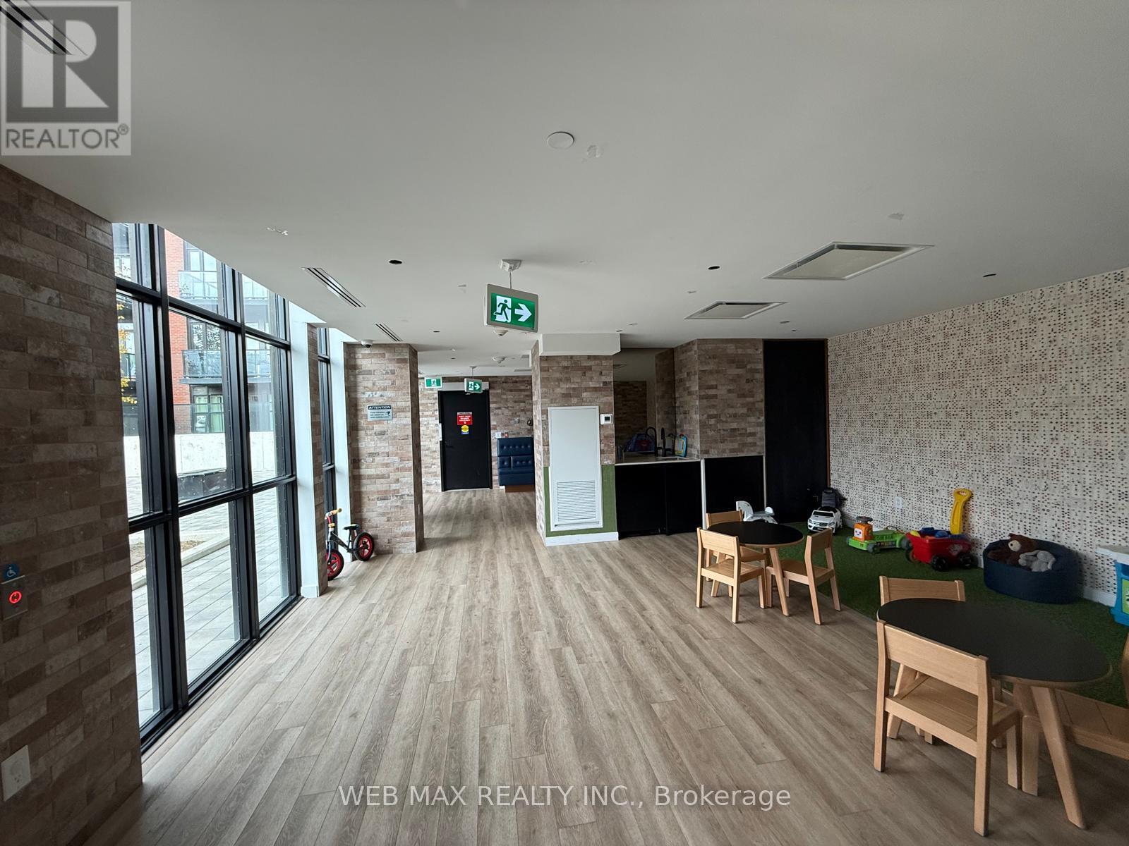 4 - 2300 St Clair Avenue W, Toronto, Ontario  M6N 0B3 - Photo 24 - W12587658