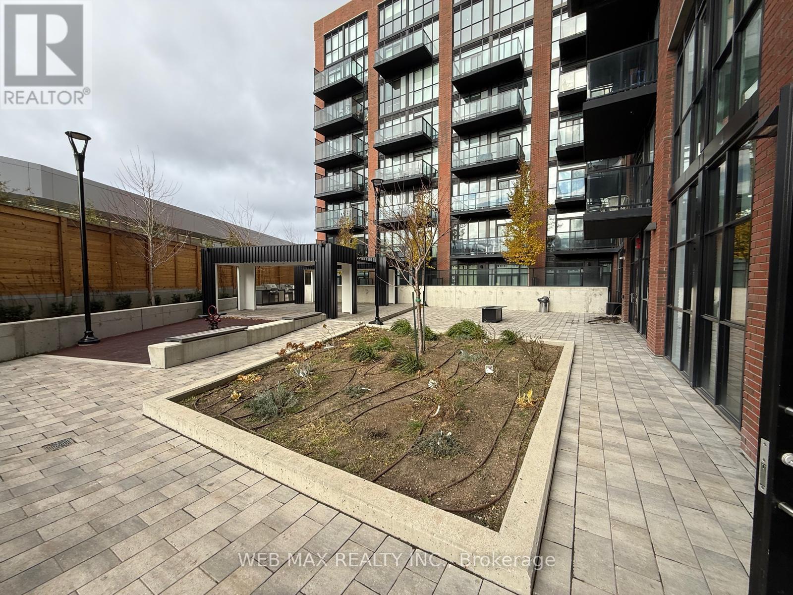 4 - 2300 St Clair Avenue W, Toronto, Ontario  M6N 0B3 - Photo 25 - W12587658