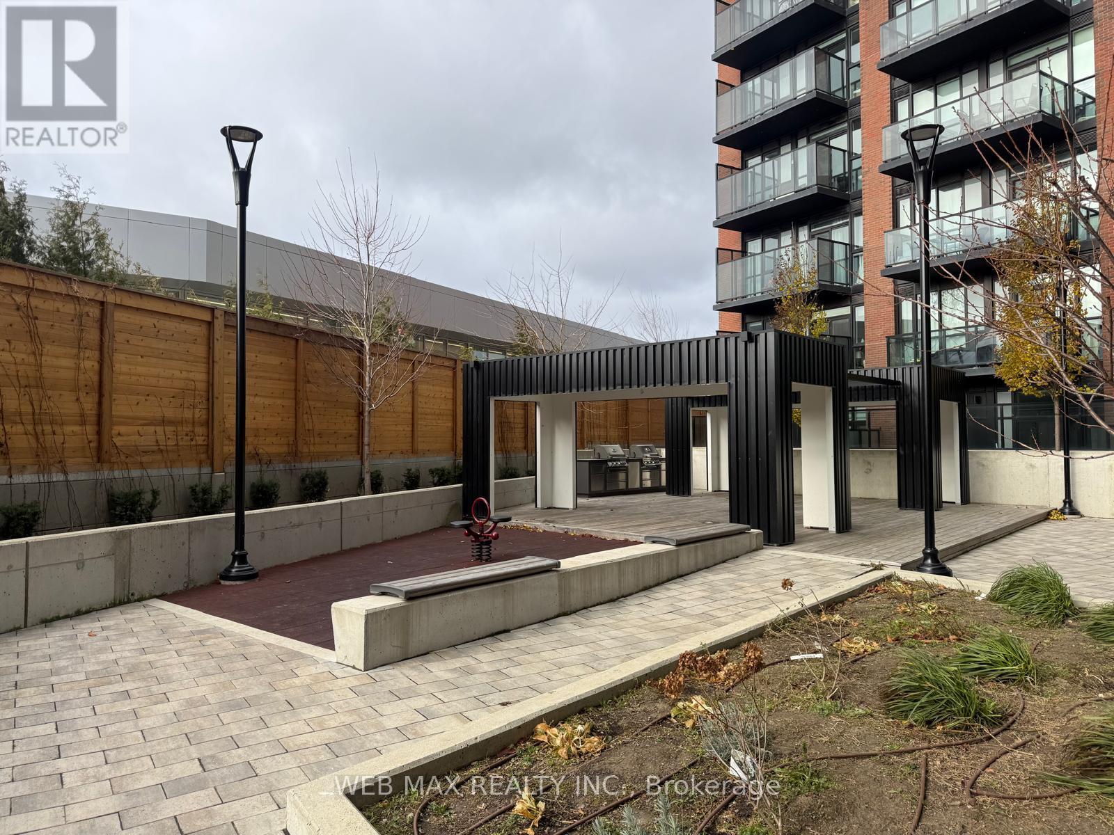 4 - 2300 St Clair Avenue W, Toronto, Ontario  M6N 0B3 - Photo 26 - W12587658