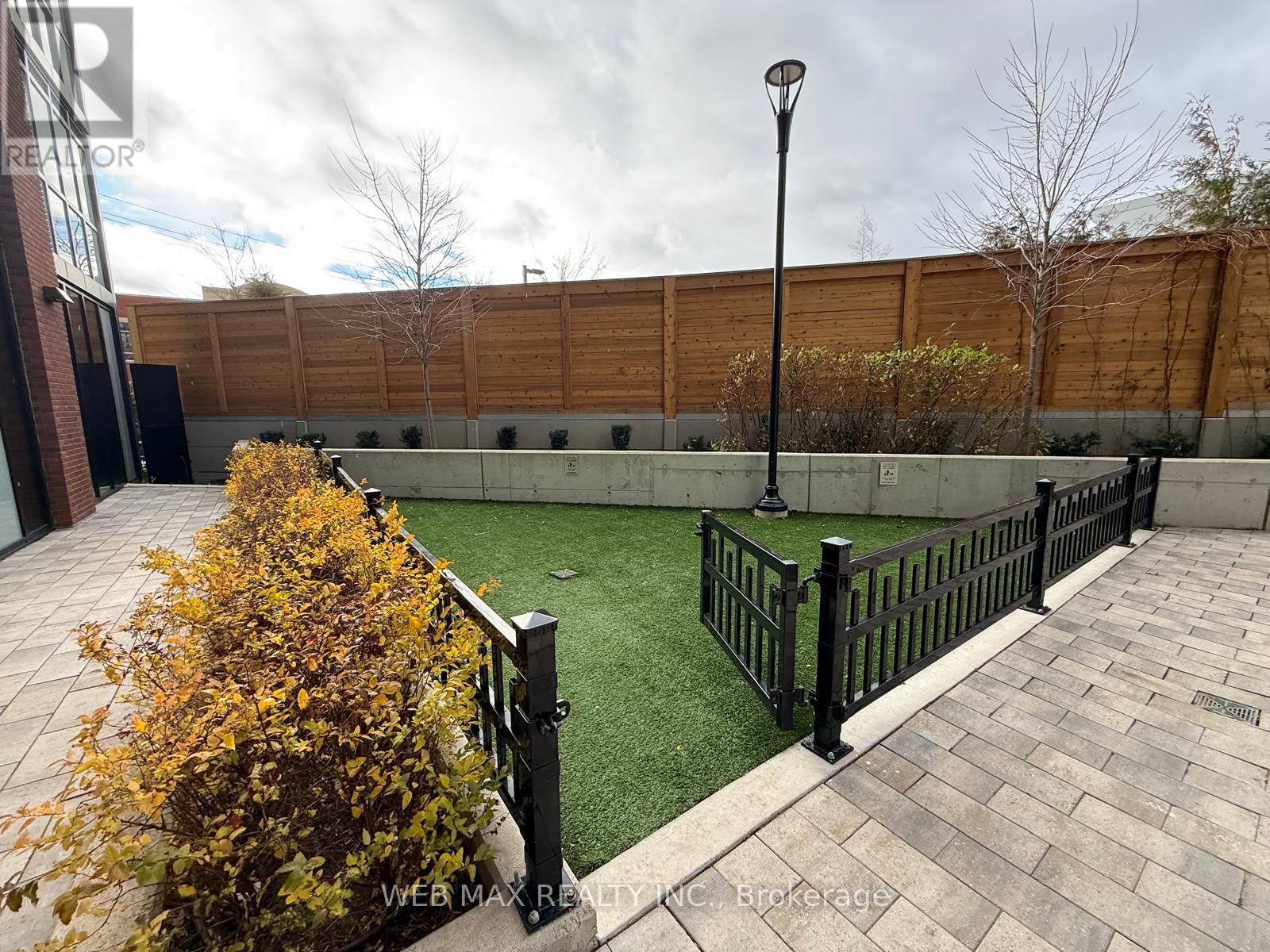 4 - 2300 St Clair Avenue W, Toronto, Ontario  M6N 0B3 - Photo 27 - W12587658