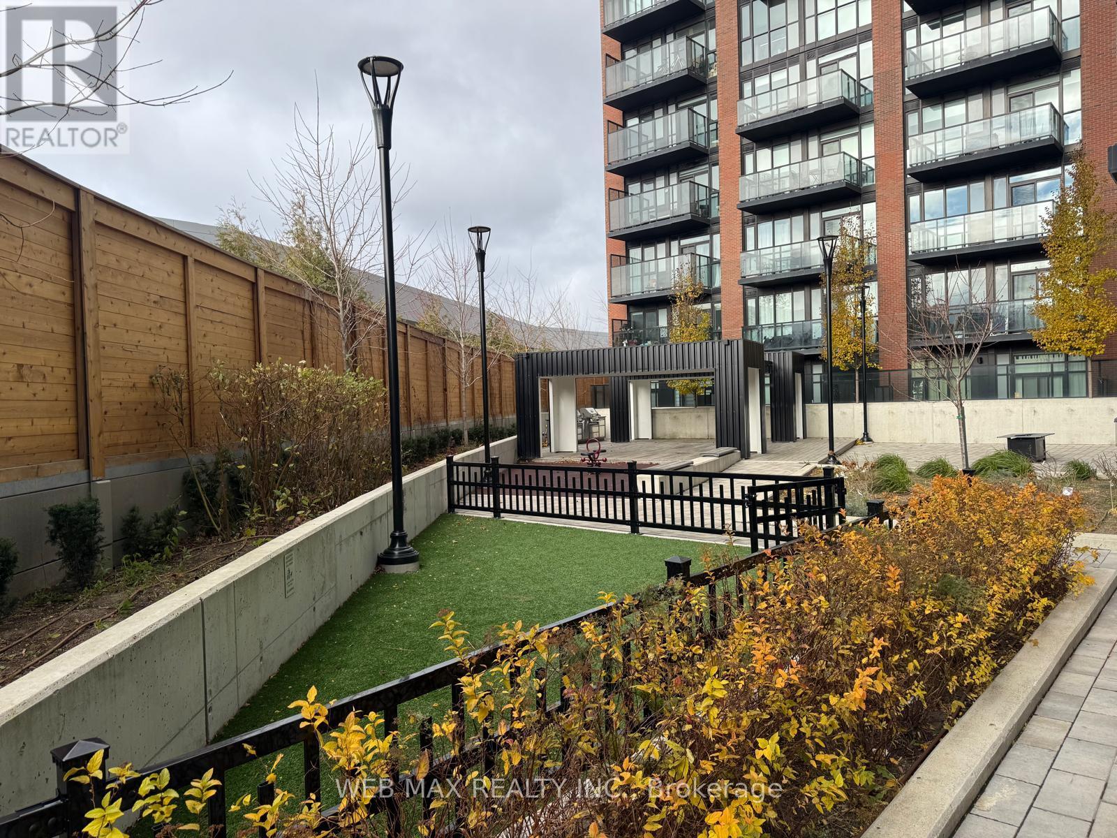 4 - 2300 St Clair Avenue W, Toronto, Ontario  M6N 0B3 - Photo 28 - W12587658