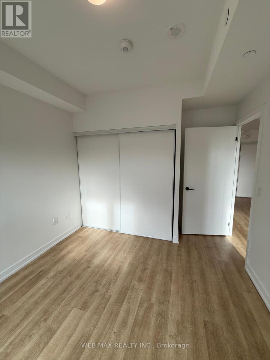 4 - 2300 St Clair Avenue W, Toronto, Ontario  M6N 0B3 - Photo 3 - W12587658