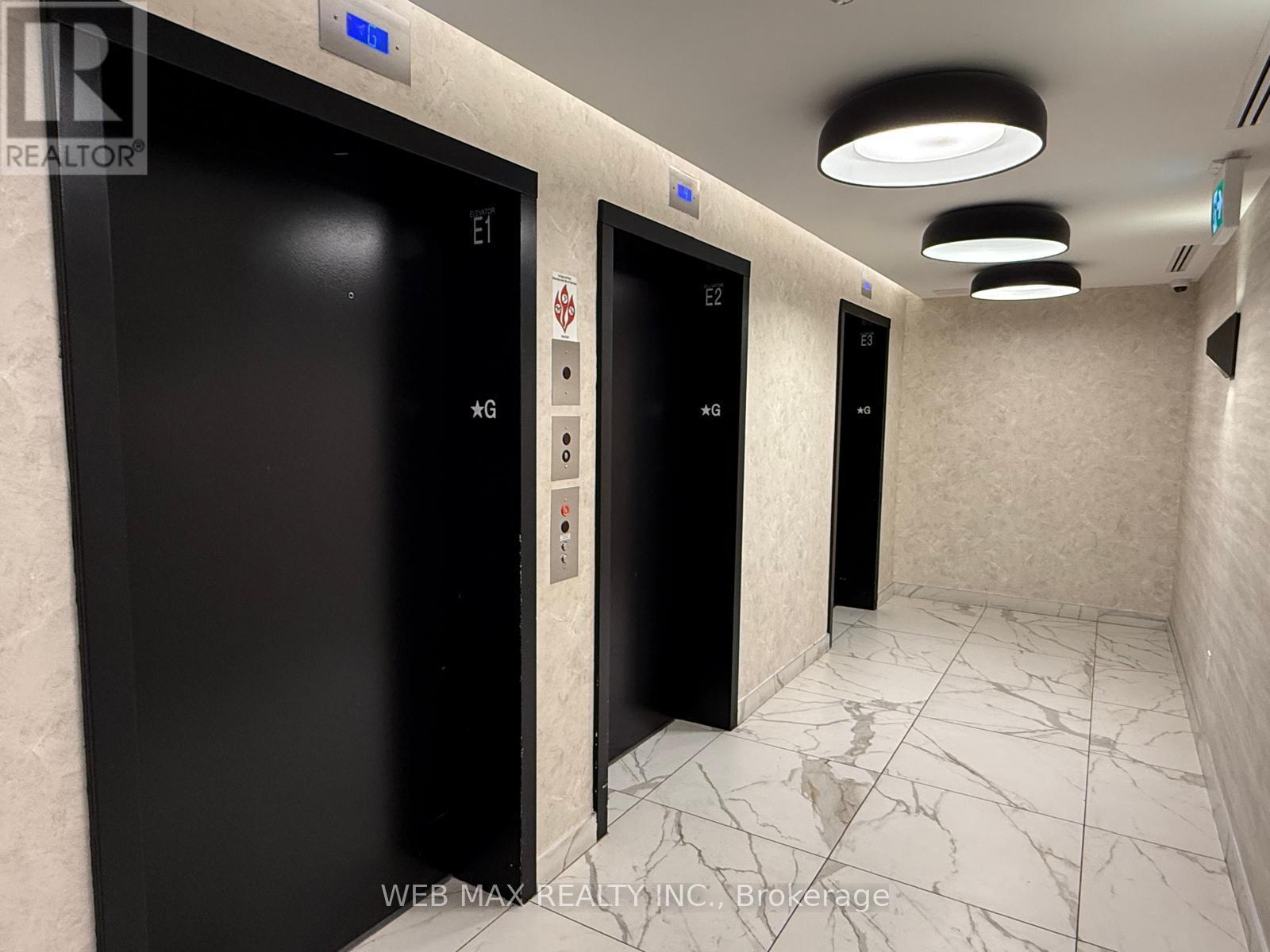 4 - 2300 St Clair Avenue W, Toronto, Ontario  M6N 0B3 - Photo 36 - W12587658