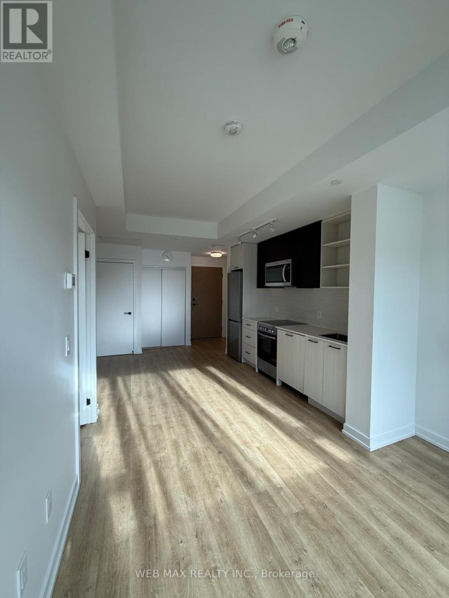 4 - 2300 St Clair Avenue W, Toronto, Ontario  M6N 0B3 - Photo 6 - W12587658