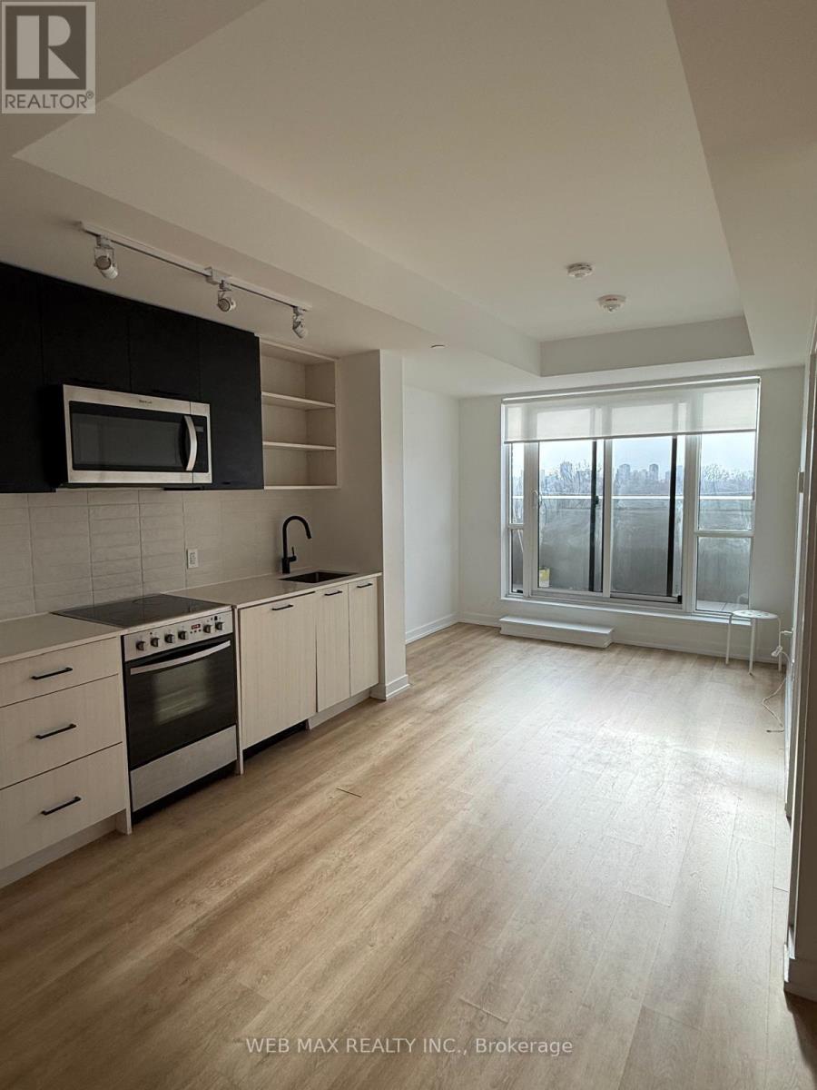 4 - 2300 St Clair Avenue W, Toronto, Ontario  M6N 0B3 - Photo 8 - W12587658