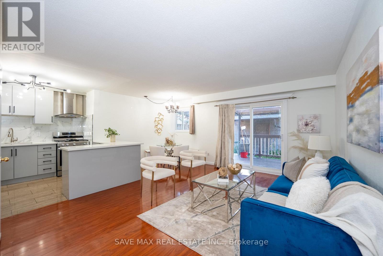 28 Gailwood Court, Brampton, Ontario  L6S 2E2 - Photo 7 - W12587684