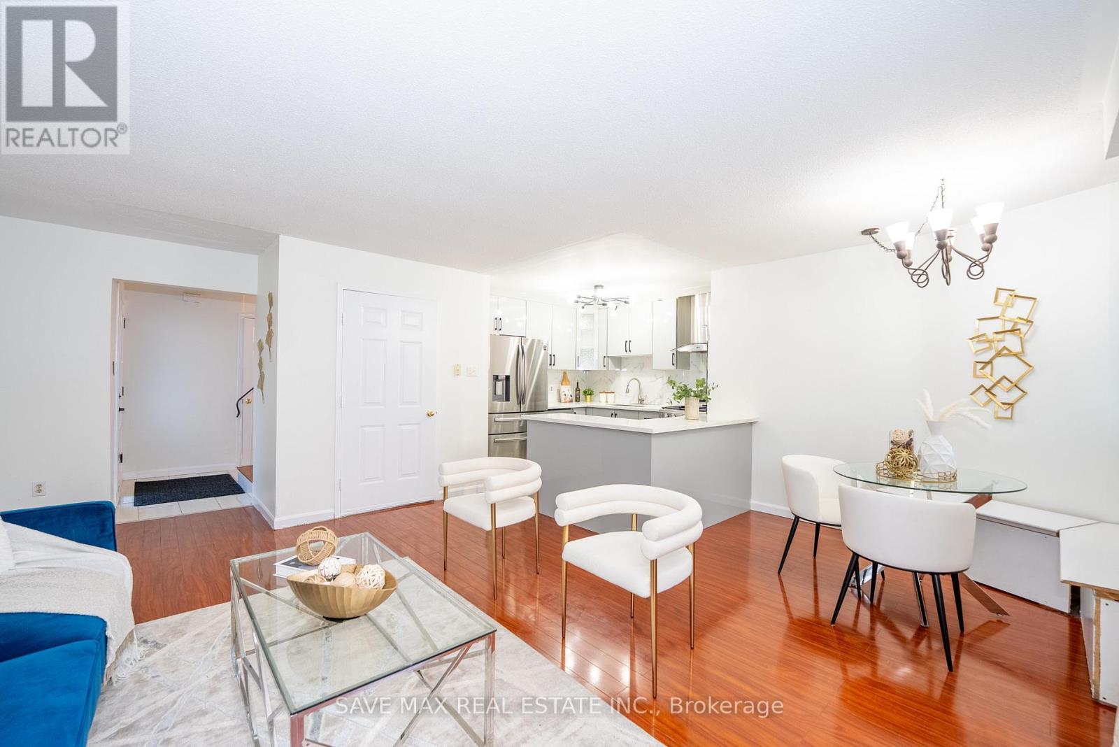 28 Gailwood Court, Brampton, Ontario  L6S 2E2 - Photo 8 - W12587684