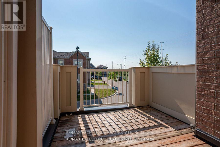 527 Fir Court, Milton, Ontario  L9E 1M3 - Photo 2 - W12587686