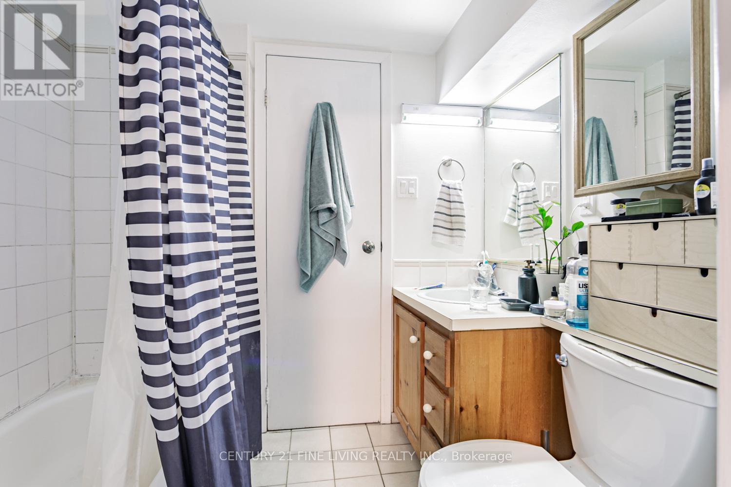 164 Sunnyside Avenue, Toronto, Ontario  M6R 2P6 - Photo 47 - W12587698