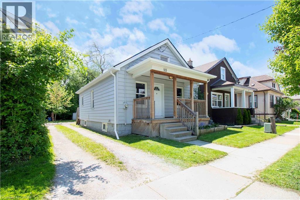 10 Manning Street, St. Catharines, Ontario  L2R 1H9 - Photo 1 - 40791320