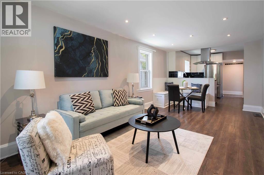 10 Manning Street, St. Catharines, Ontario  L2R 1H9 - Photo 5 - 40791320