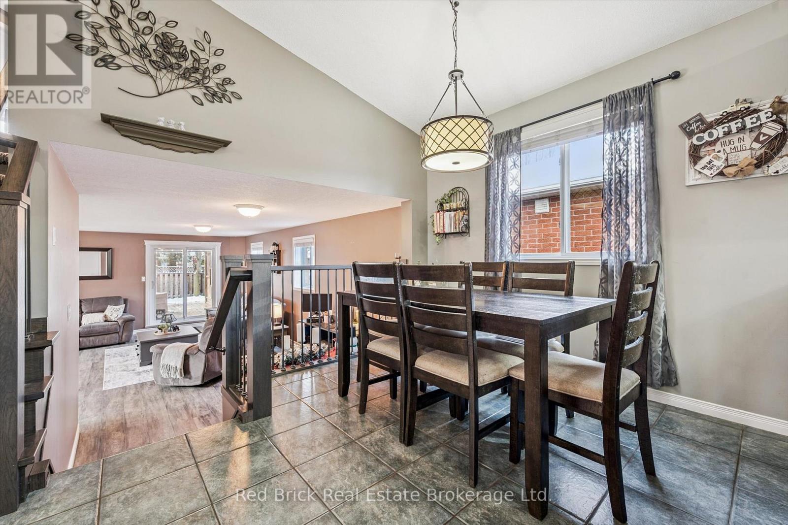 75 Hill Trail, Guelph, Ontario N1E 7C6 - Photo 10 - X12587742