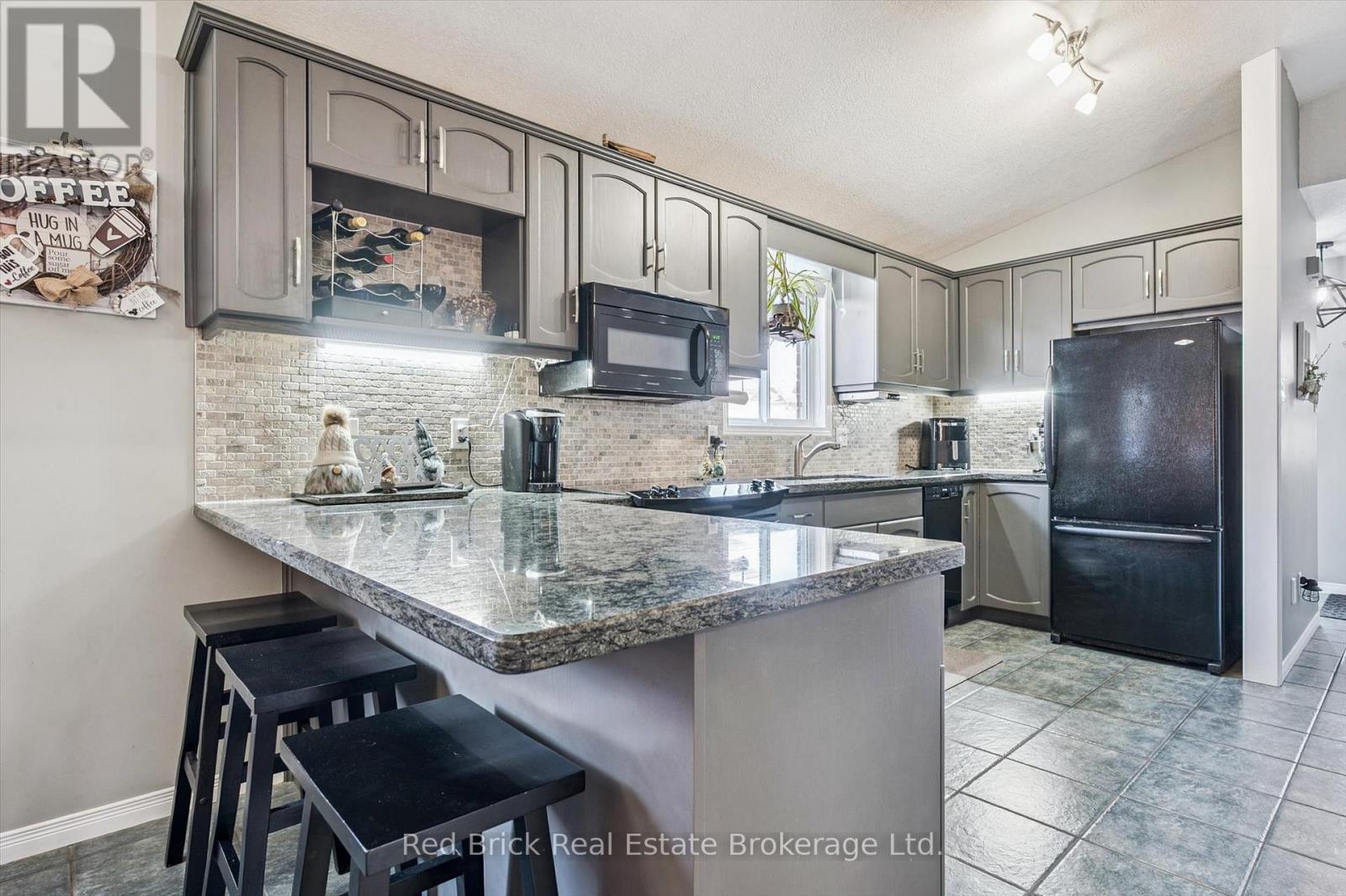 75 Hill Trail, Guelph, Ontario N1E 7C6 - Photo 12 - X12587742