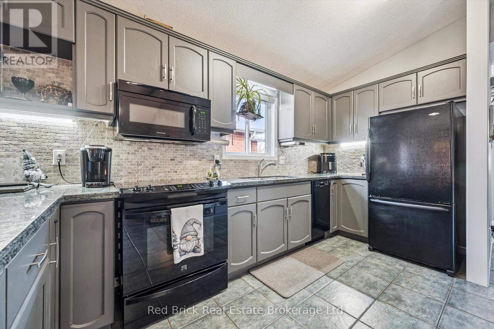 75 Hill Trail, Guelph, Ontario N1E 7C6 - Photo 13 - X12587742