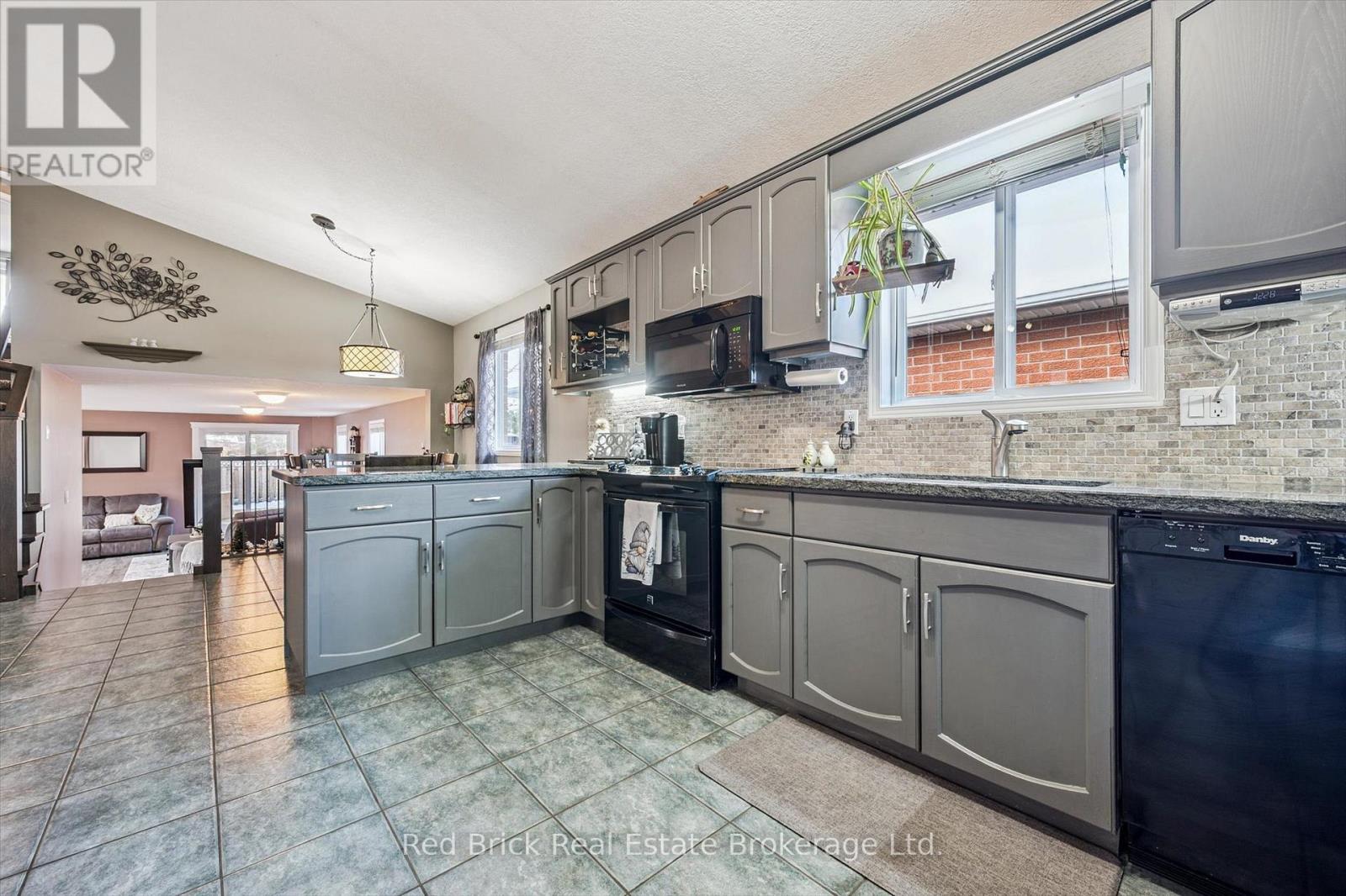 75 Hill Trail, Guelph, Ontario N1E 7C6 - Photo 14 - X12587742