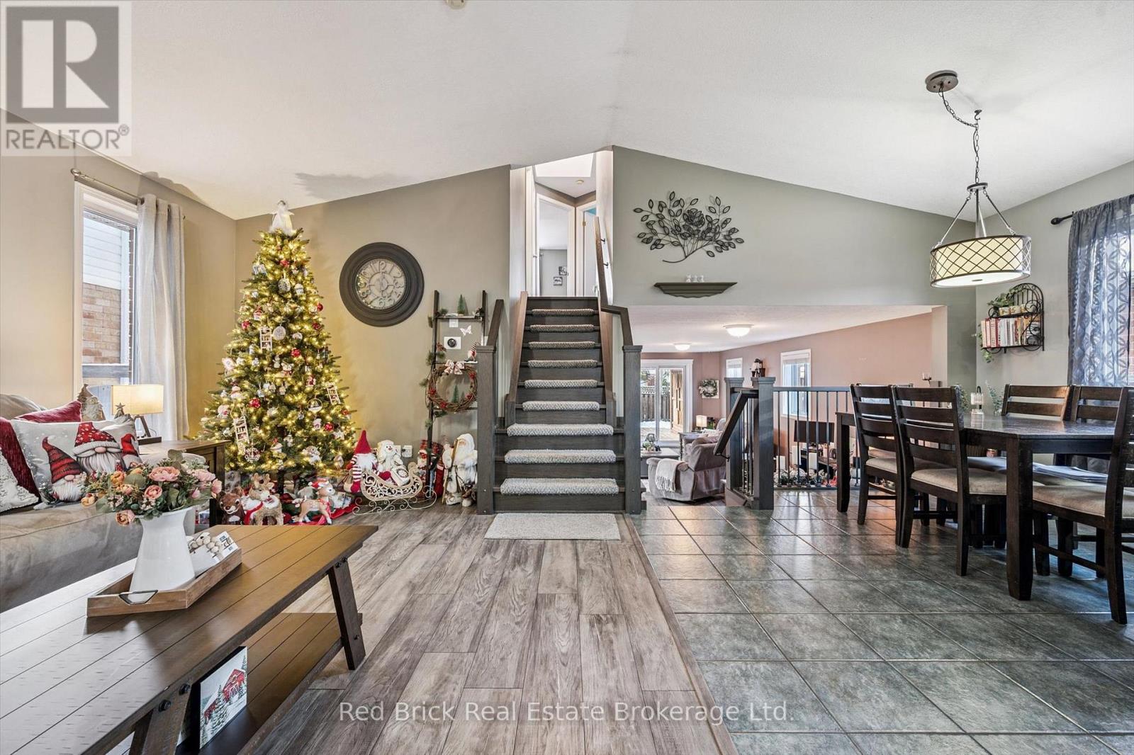 75 Hill Trail, Guelph, Ontario N1E 7C6 - Photo 5 - X12587742