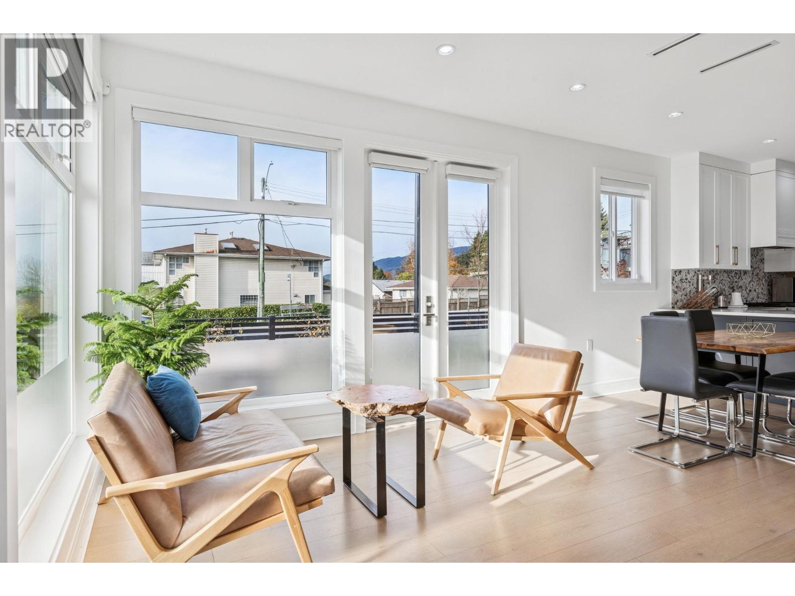 366 W Keith Road, North Vancouver, British Columbia  V7M 1M1 - Photo 5 - R3070205