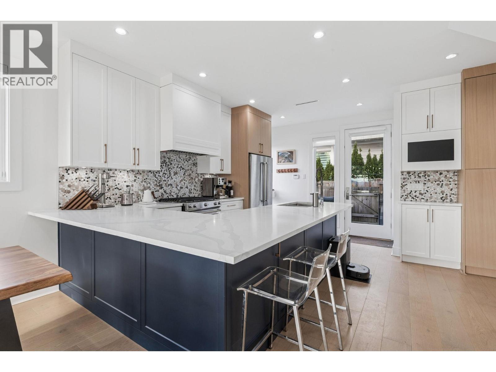 366 W Keith Road, North Vancouver, British Columbia  V7M 1M1 - Photo 11 - R3070205