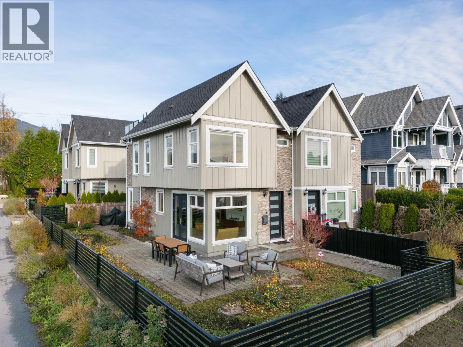 366 W Keith Road, North Vancouver, British Columbia  V7M 1M1 - Photo 1 - R3070205