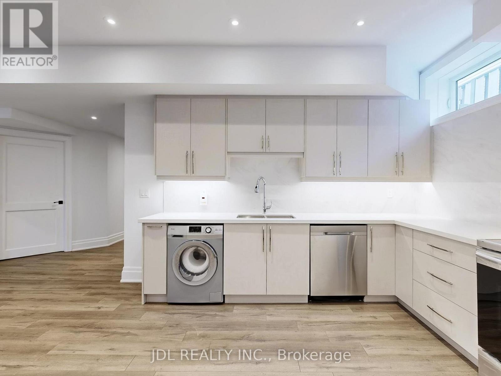 39 Howard Road, Newmarket, Ontario  L3Y 3G6 - Photo 33 - N12574410