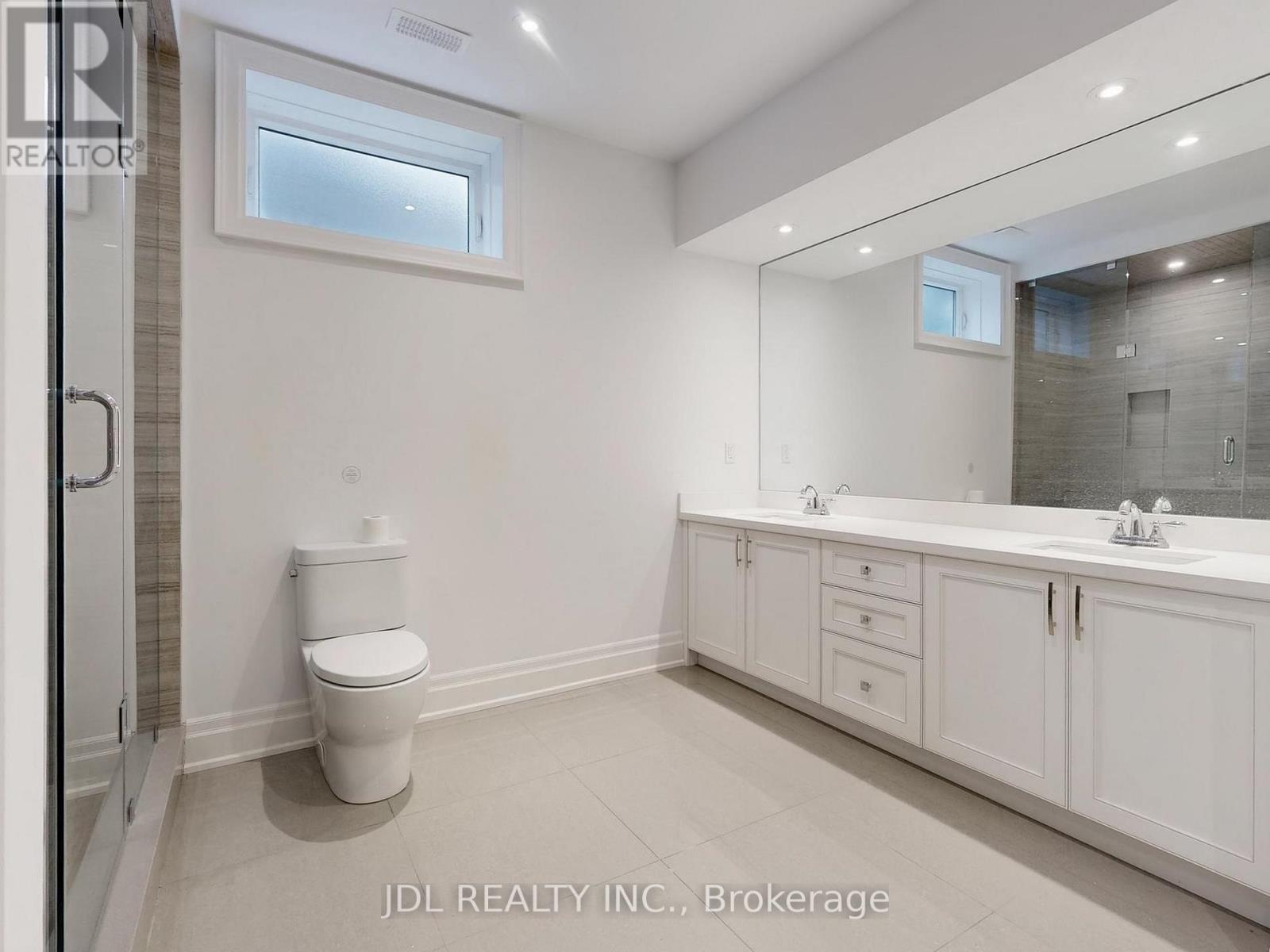 39 Howard Road, Newmarket, Ontario  L3Y 3G6 - Photo 35 - N12574410