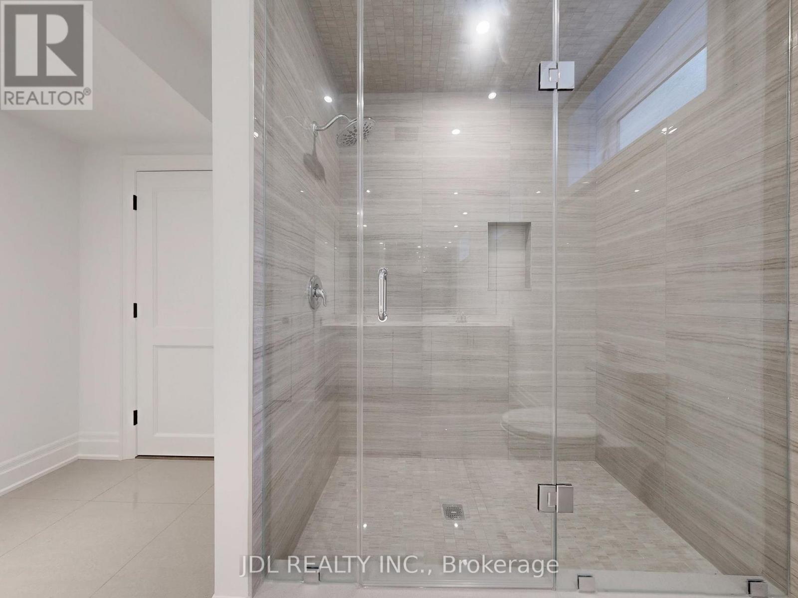 39 Howard Road, Newmarket, Ontario  L3Y 3G6 - Photo 36 - N12574410