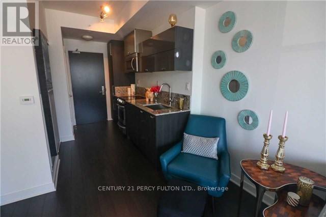 1609 - 290 Adelaide Street W, Toronto, Ontario  M5V 0P3 - Photo 2 - C12587750