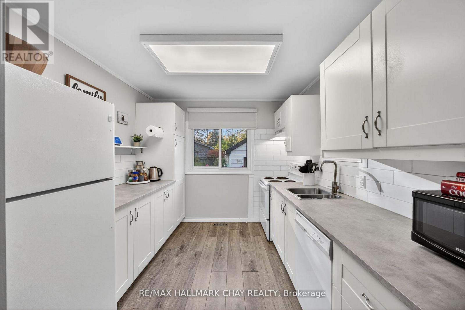 2036 Northern Avenue, Innisfil, Ontario  L9S 1Z4 - Photo 9 - N12587748