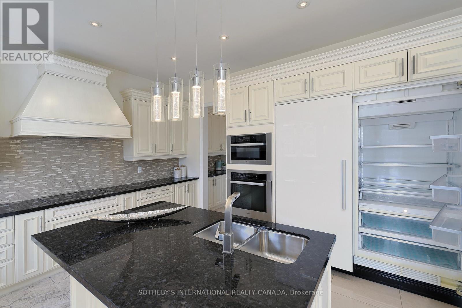 381 Poetry Drive, Vaughan, Ontario  L4L 8L1 - Photo 12 - N12587760