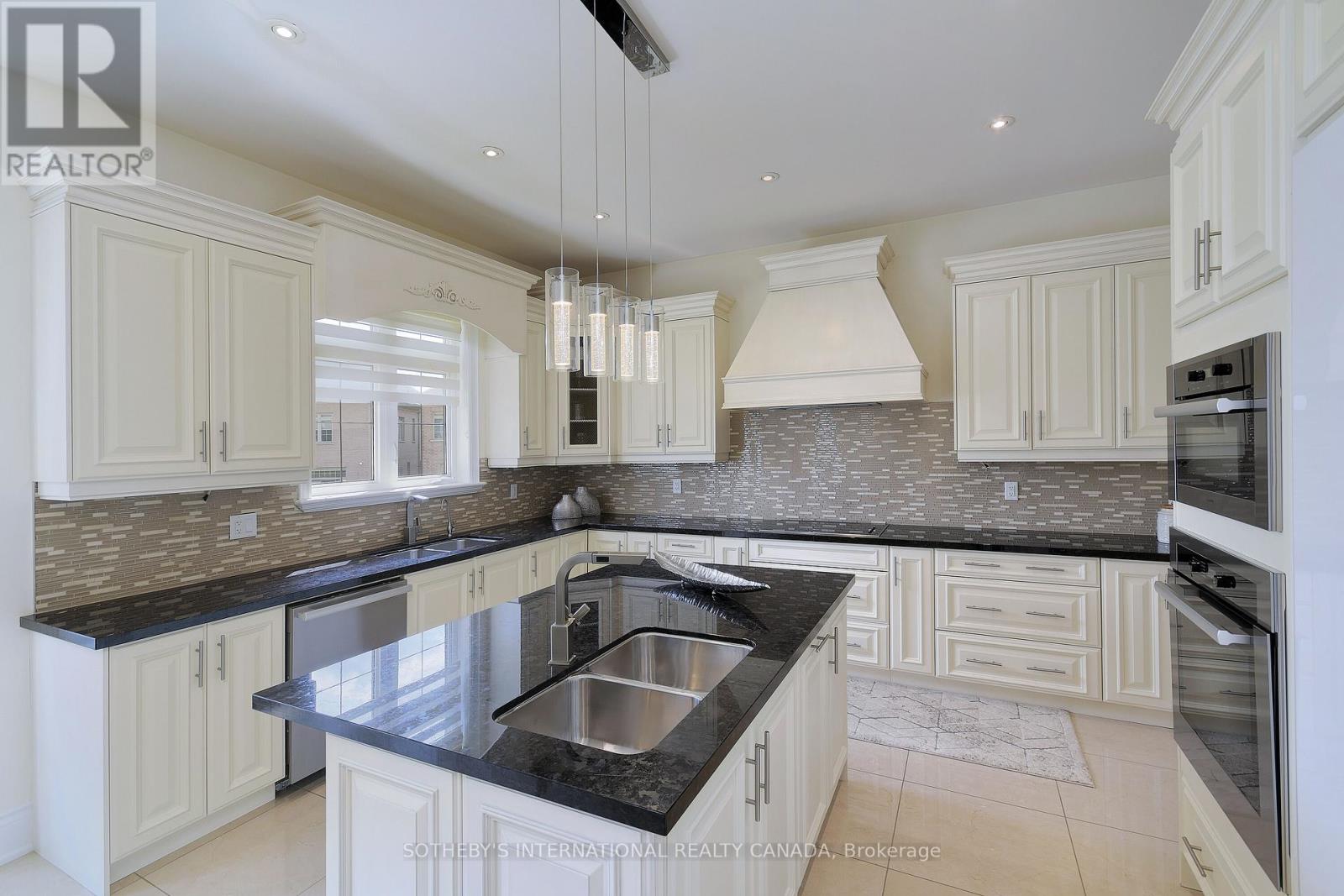 381 Poetry Drive, Vaughan, Ontario  L4L 8L1 - Photo 9 - N12587760