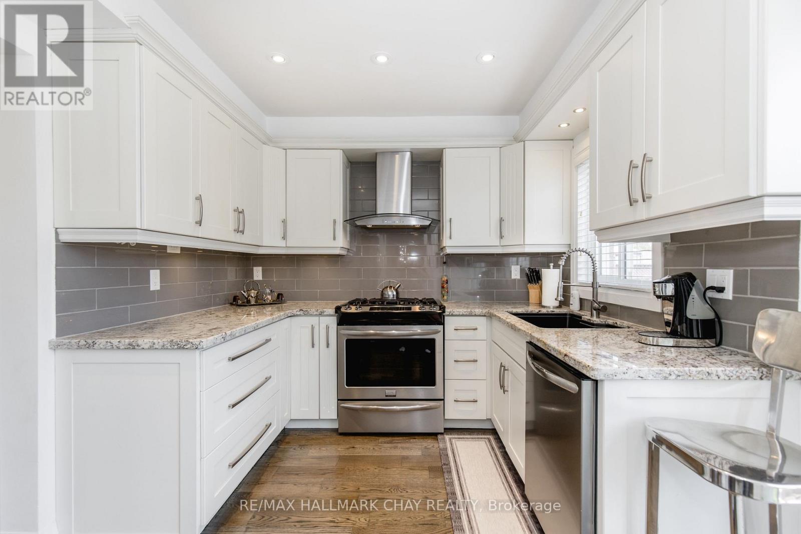 124 Brown Street, Barrie, Ontario  L4N 7V7 - Photo 12 - S12587732